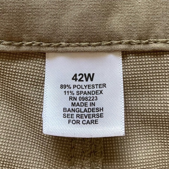 Magellan Outdoors Classic Fit Moisture Wicking‎ Men's Tan Pants - Picture 3 of 12